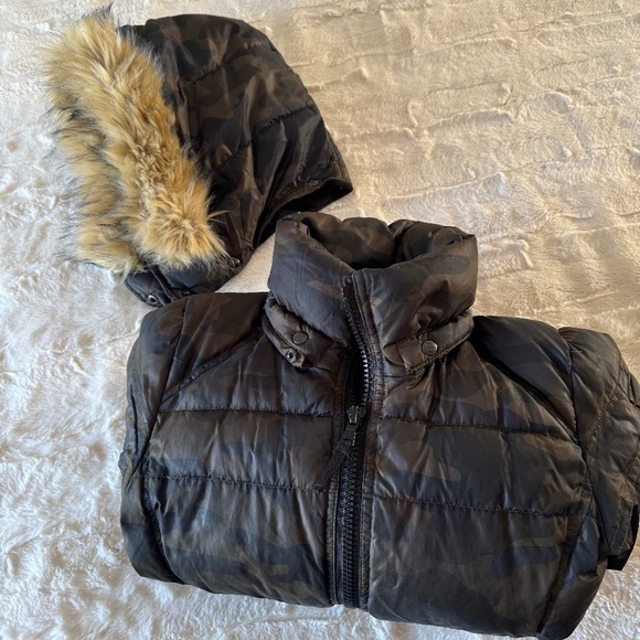 Nordstrom S13 Camo Puffer Kids Jacket Removable fur hood. - Picture 3 of 4